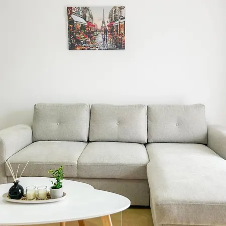 2 Bedroom 1072 *