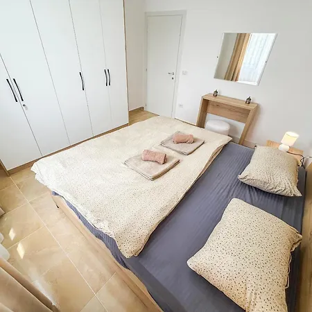 Appartamento 2 Bedroom 1072
